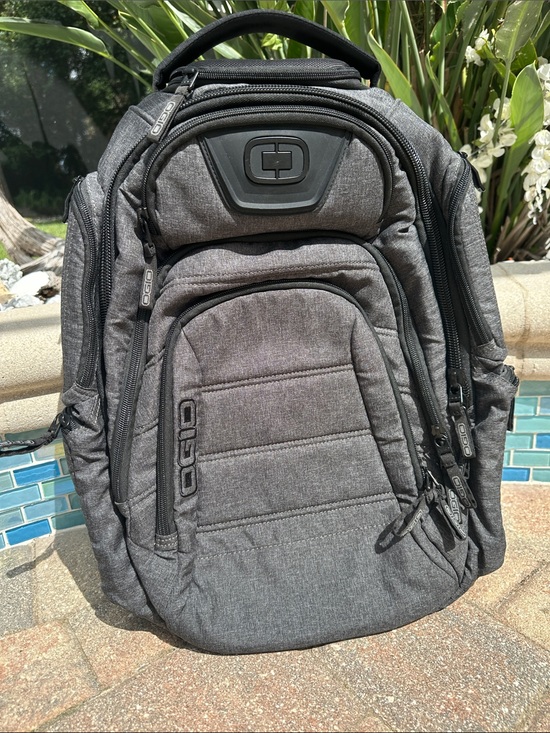 OGIO Other - OGIO Renegade (Charcoal Gray) Backpack